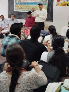 बापू महाविद्यालय सादात के विद्यार्थियों को भाजपा नेता शिवानन्द सिंह मुन्ना ने बांटा स्मार्टफोन, चहके छात्र छात्रा 2 img 20250328 wa02526124383262156722081