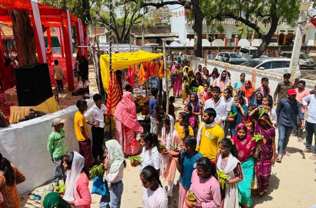 महामंडलेश्वर स्वामी भवानी नन्दन यति के संरक्षकत्व में कालीधाम हरिहरपुर में धार्मिक अनुष्ठान शुरू 4 img 20250330 wa02553661445771549536446