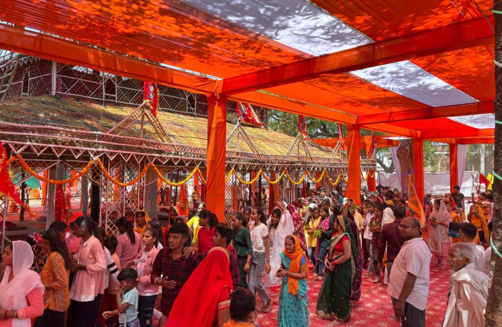 महामंडलेश्वर स्वामी भवानी नन्दन यति के संरक्षकत्व में कालीधाम हरिहरपुर में धार्मिक अनुष्ठान शुरू 2 img 20250330 wa02598454018123351765876