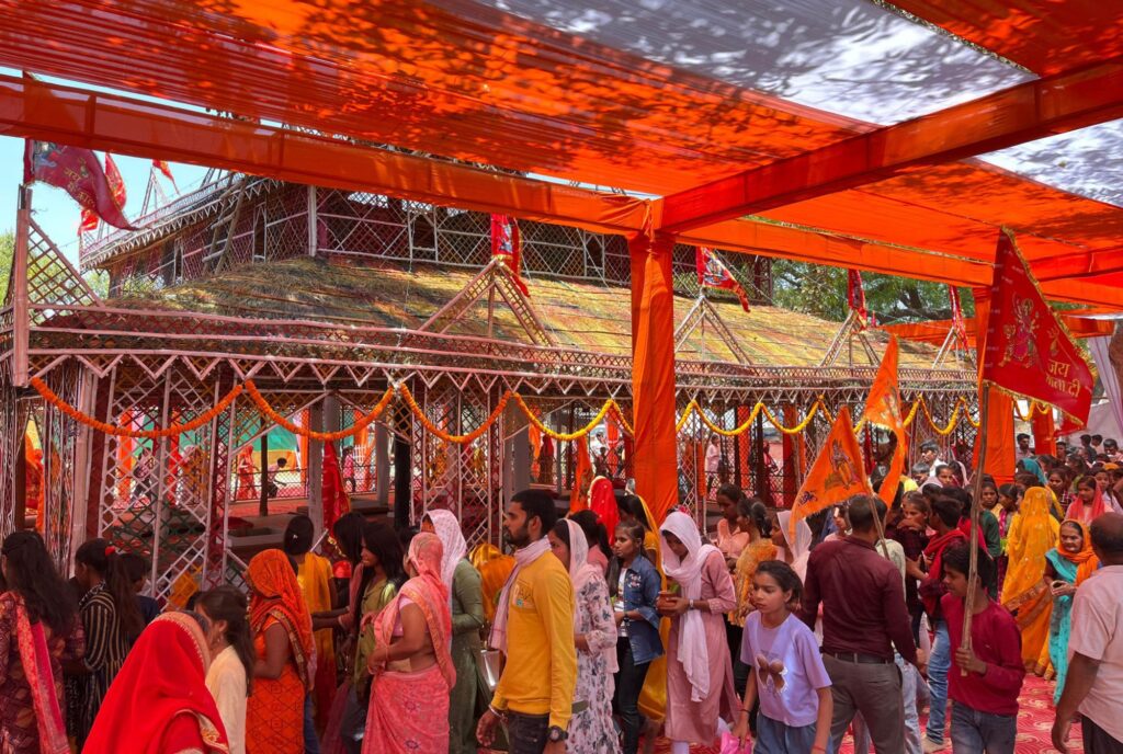 महामंडलेश्वर स्वामी भवानी नन्दन यति के संरक्षकत्व में कालीधाम हरिहरपुर में धार्मिक अनुष्ठान शुरू 3 img 20250330 wa02614233312874386605563 1
