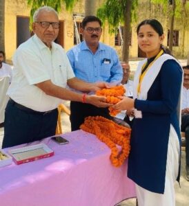 मेधावी छात्र छात्राओं को किया गया सम्मानित, उज्ज्वल भविष्य की दी गई शुभकामनाएं 3 screenshot 20250426 231052 whatsapp7779669962435323865