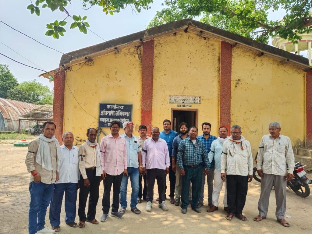 सिंचाई विभाग के विभिन्न संवर्ग के पदों की समाप्ति का प्रदेश व्यापी विरोध प्रारम्भ 2 img 20250520 wa01976656129866500468136