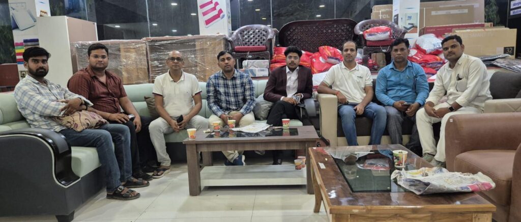 बिजली विभाग की उपेक्षा से वेंडर, उपभोक्ता त्रस्त 2 img 20250623 wa03823279854335685593614