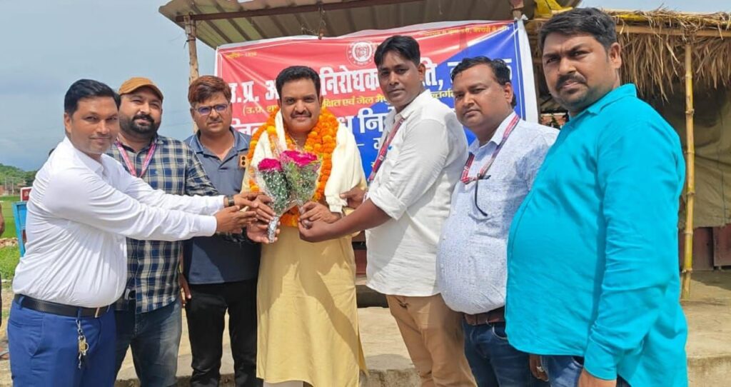उत्तर प्रदेश अपराध निरोधक समिति के सदस्यों द्वारा असीम अरुण का हुआ भव्य स्वागत 12 img 20250823 wa02465895882178863242773