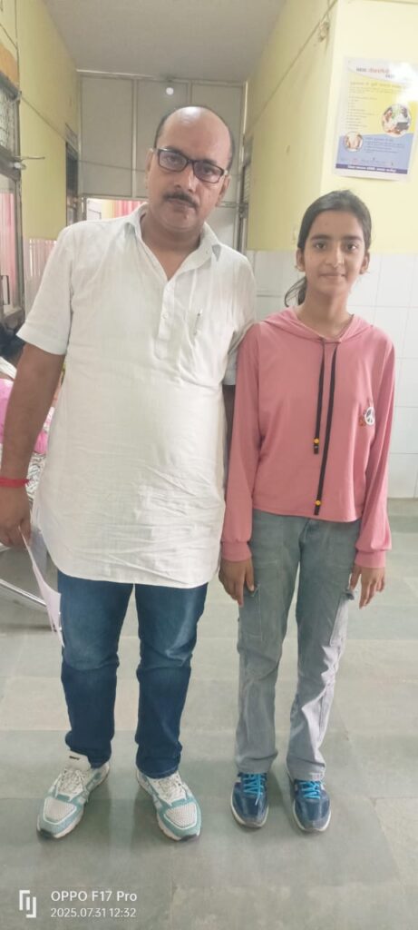 संघर्ष की जीत: उच्च न्यायालय के आदेश पर वैष्णवी राय का हुआ वी.बी.एस. स्पोर्ट्स कॉलेज में प्रवेश 12 WhatsApp Image 2025 12 04 at 5.01.23 PM