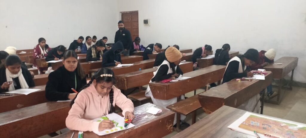 राजकीय बालिका इंटर कॉलेज में फेमस पूर्वांचल विकास संस्था की सामान्य ज्ञान प्रतियोगिता संपन्न 12 WhatsApp Image 2025 12 28 at 4.39.09 PM 1