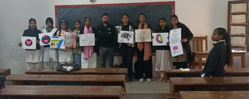 राजकीय बालिका इंटर कॉलेज में फेमस पूर्वांचल विकास संस्था की सामान्य ज्ञान प्रतियोगिता संपन्न 13 WhatsApp Image 2025 12 28 at 4.39.09 PM