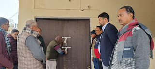गाजीपुर: डीएम अविनाश कुमार ने मान्यता प्राप्त राजनीतिक दलों संग ईवीएम गोदाम का त्रैमासिक निरीक्षण किया 12 WhatsApp Image 2025 12 29 at 6.15.46 PM 2