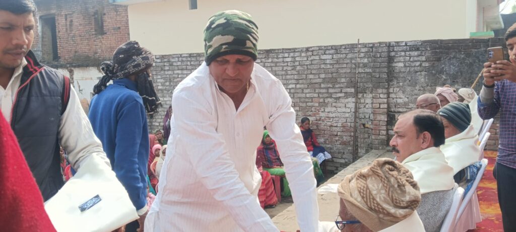 दिवंगत शशि सिंह की अधूरी सेवा को भाई अजीत सिंह ने किया पूरा, 500 जरूरतमंदों को बांटे कंबल 13 WhatsApp Image 2026 01 02 at 7.06.36 PM 2
