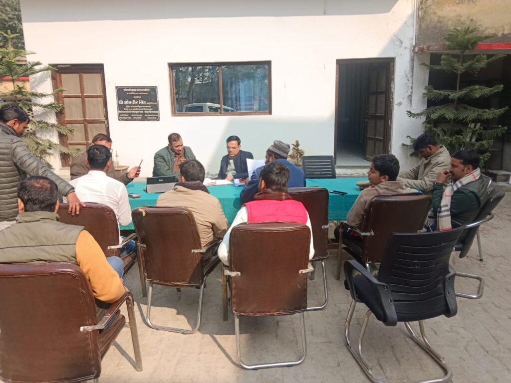 कोतवाली भुड़कुड़ा में थाना दिवस आयोजित, फरियादियों की समस्याओं के त्वरित निस्तारण के निर्देश 3 WhatsApp Image 2026 01 10 at 6.15.36 PM