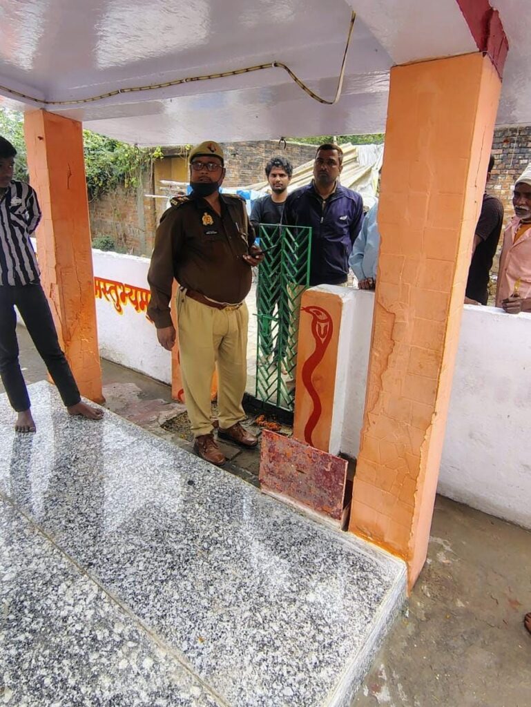 शिव मंदिर की दानपेटी का ताला तोड़कर भीषण चोरी 12 img 20260220 wa03291064532217976320943