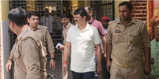 सैदपुर ब्लॉक प्रमुख हीरा यादव से मारपीट का मामला,सपा नेता देवराज सिंह ठाकुर,गोविंद यादव,सोनू सिंह गिरफ्तार 12 screenshot 20260619 170437 samsung browser4260463643740013757 3