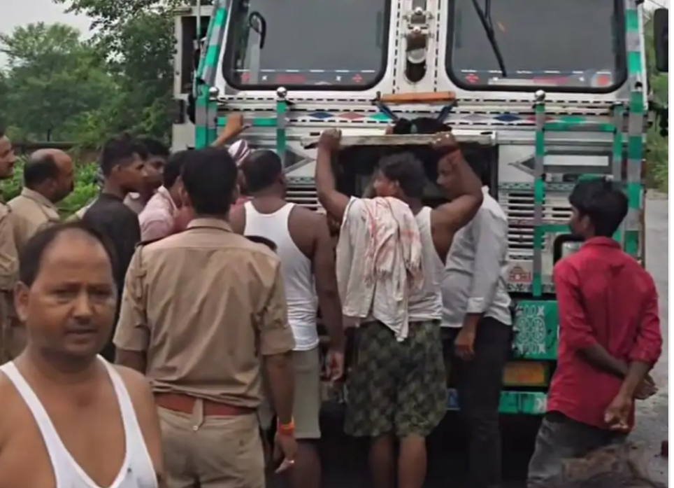 गाजीपुर में पुलिस-गोतस्करों की मुठभेड़, मुख्य तस्कर के पैर में लगी गोली 14 1002924075