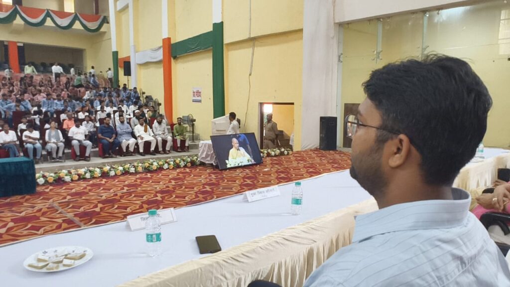 गाजीपुर में विभाजन विभीषिका स्मृति दिवस पर लगी प्रदर्शनी, लोगों ने देखी दर्दनाक इतिहास की झलक 13 1003009380