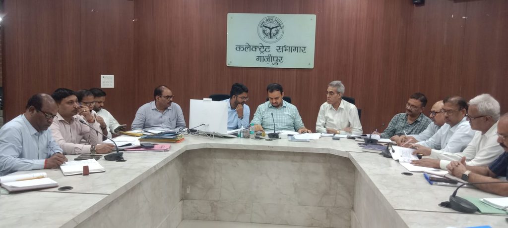 गाजीपुर में सेवा संकल्प अभियान की तैयारी तेज, अस्पतालों में फल वितरण से लेकर स्वास्थ्य मेले तक होंगे आयोजन 14 1003107610