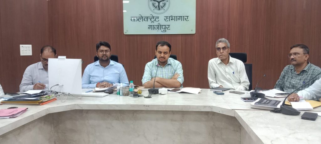 गाजीपुर में सेवा संकल्प अभियान की तैयारी तेज, अस्पतालों में फल वितरण से लेकर स्वास्थ्य मेले तक होंगे आयोजन 12 1003107616
