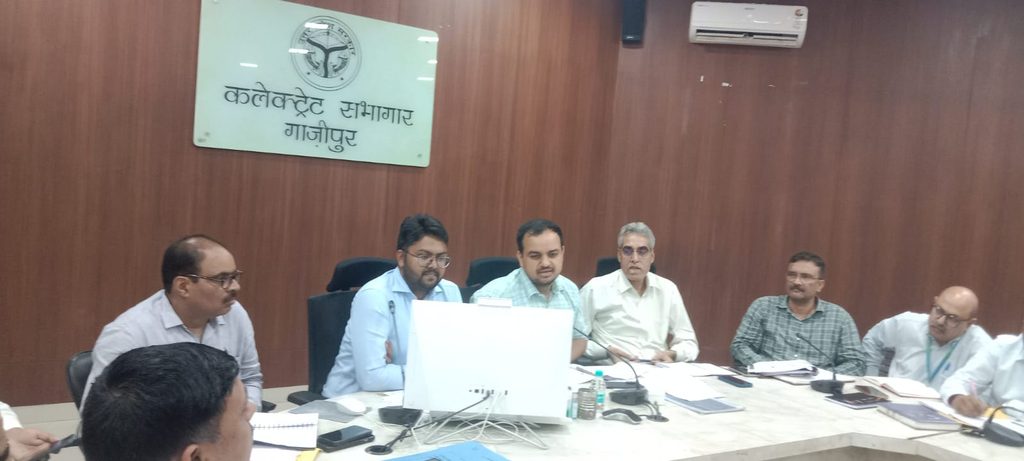 गाजीपुर में सेवा संकल्प अभियान की तैयारी तेज, अस्पतालों में फल वितरण से लेकर स्वास्थ्य मेले तक होंगे आयोजन 13 1003107621